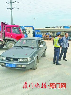厦门一男子私家车充当教练车 结果被当场逮住了 - 社会 - 东南网厦门频道