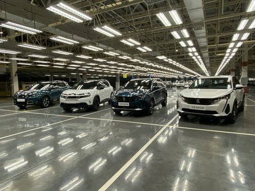 神龙成都工厂首款纯电动汽车下线