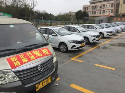 厦门驾校开启全员VIP模式,一人一车一教练